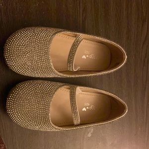Girls flat shoes